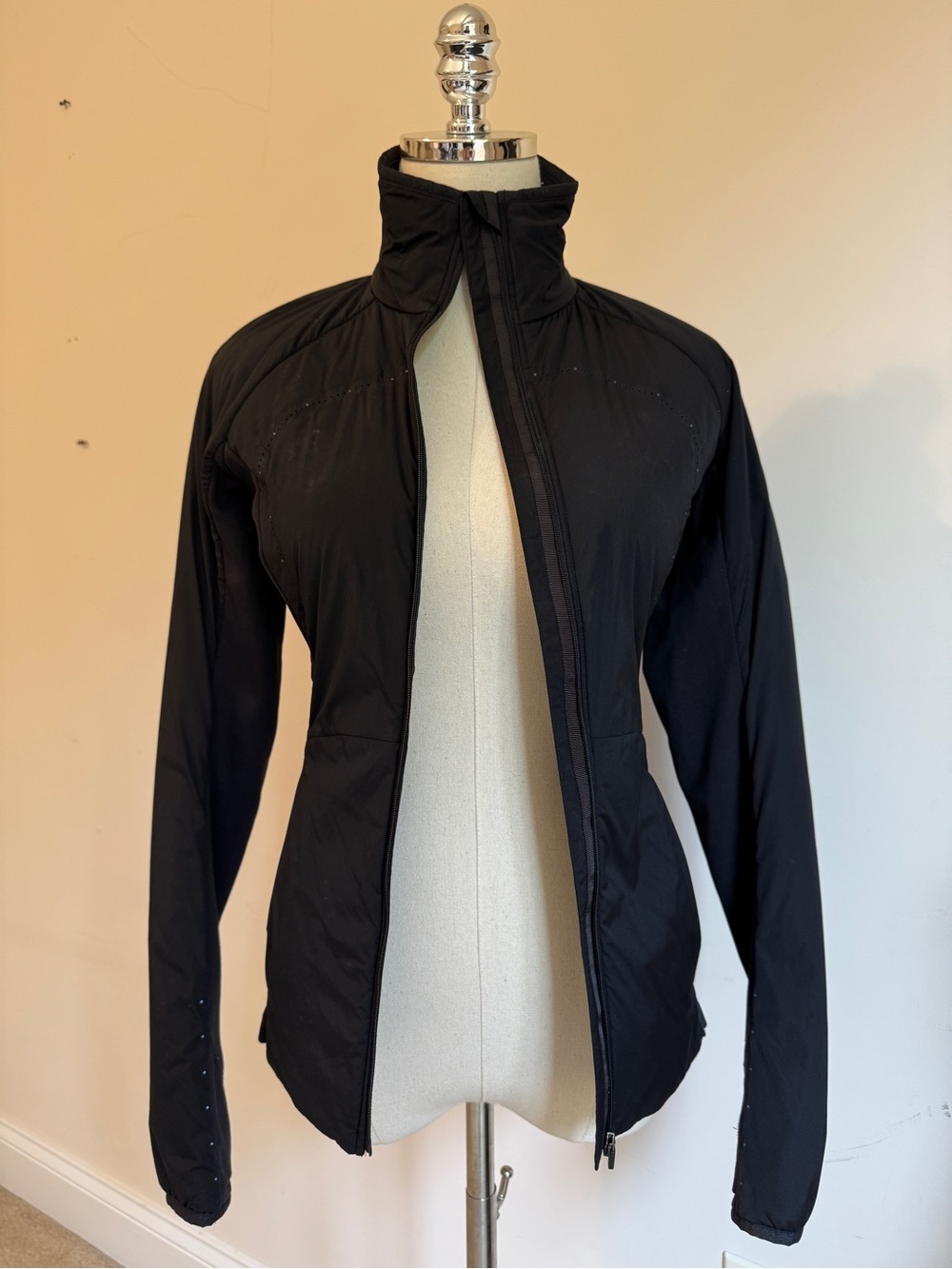 Lululemon Down For It All Jacket - Size 2 - Black